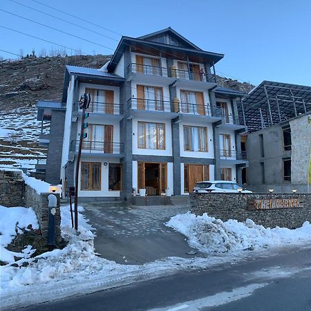 The Bulevar - Whispering Willows Hotel Sissu Exterior photo