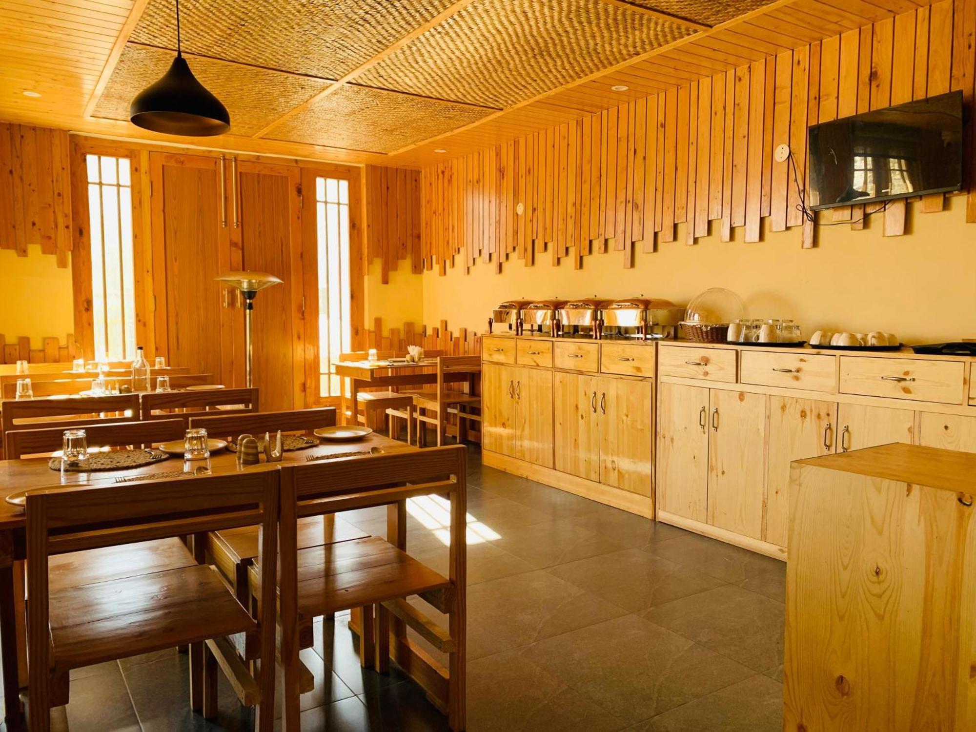 The Bulevar - Whispering Willows Hotel Sissu Exterior photo